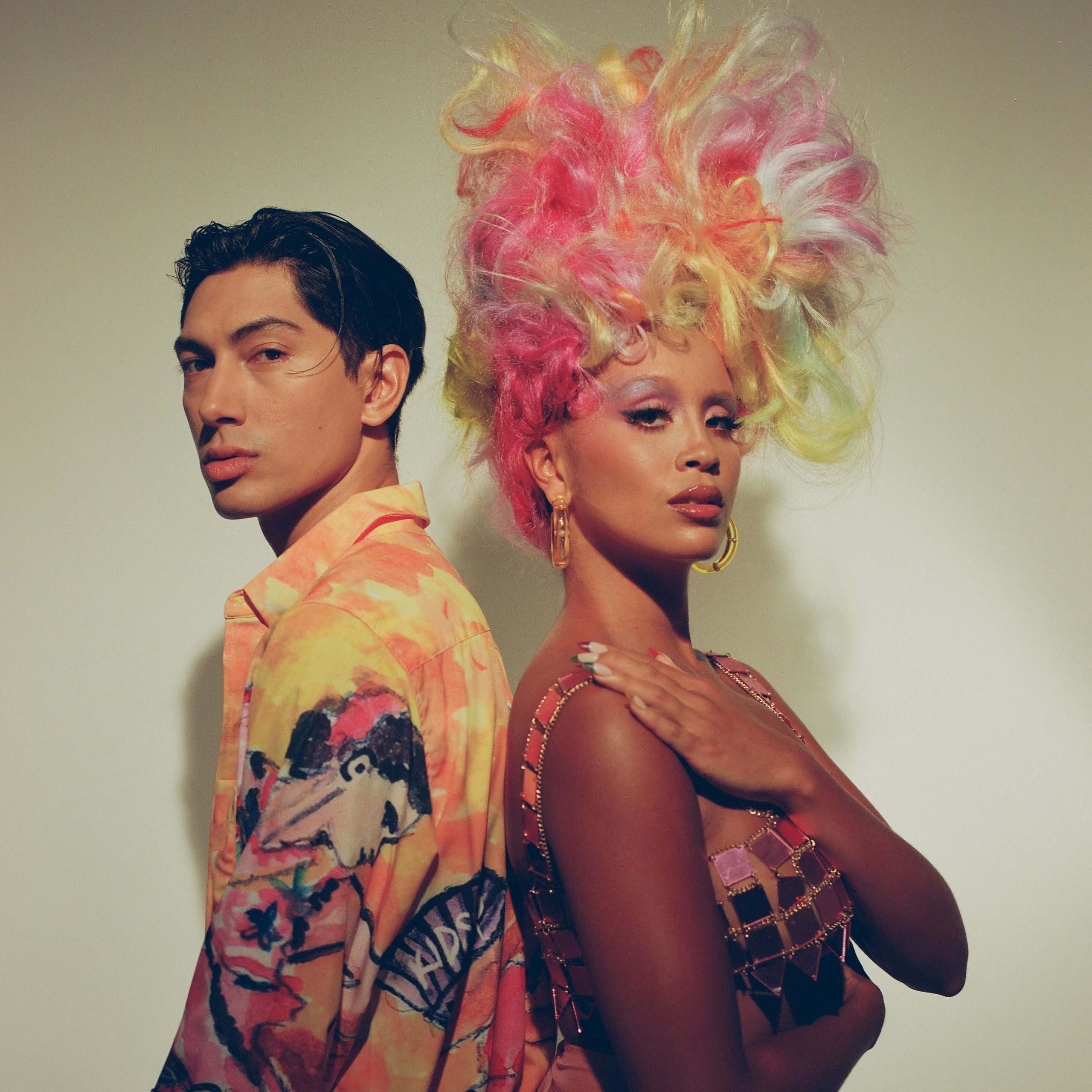 Video: LION BABE feat. Siimbiie Lakew - Signs
